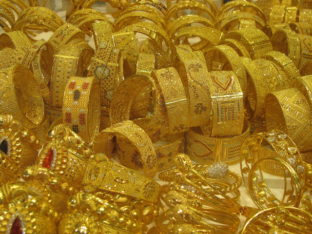 Chợ vàng chỉ bán vàng bạc châu báu. Ảnh: Mai Mai Hương